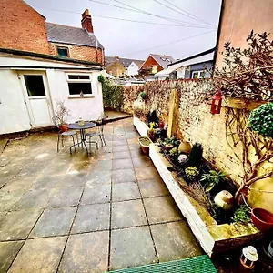 Brickworks - 2 Bedrooms, 15 Mins Walk To The Centre, With Garden , Cardiff United Kingdom